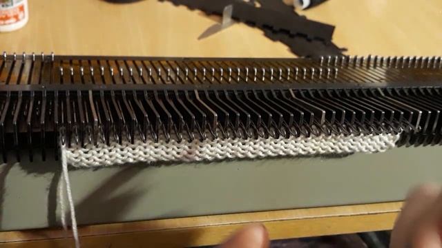 Вязальная машина Нева-2. Обзор машины. Начало работы. смотреть онлайн