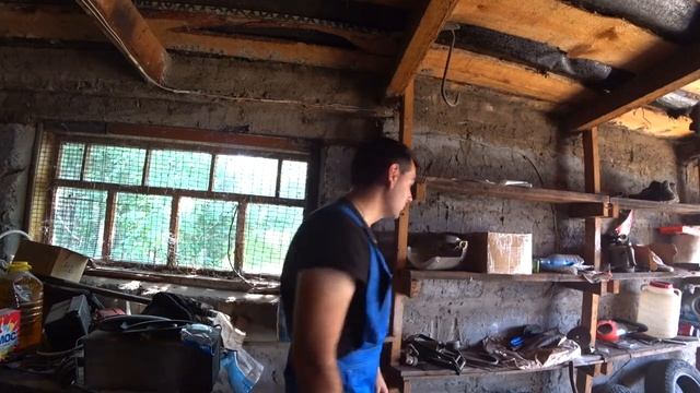 Гаражные будни l Убираемся в гараже в котором никто не убирался 10 лет! смотреть онлайн