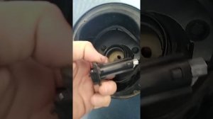 Как снять лючок бензобака на KIA Ceed?