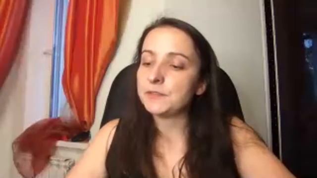 Мама читает книгу. Чему я могу научиться У Анны Ахматовой смотреть онлайн