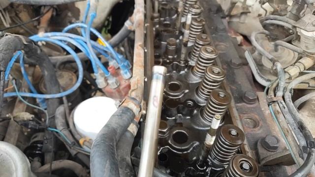 Toyota 3F Timing Gear Replacement (TroopCarrier FJ75) смотреть онлайн