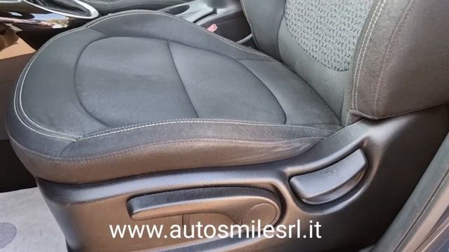 KIA Soul 1.6 CRDi 16v 136cv "Your Soul" CAMBIO AUTOMATICO 7 Marce / Bicolor GRIGIO e BIANCO смотреть онлайн