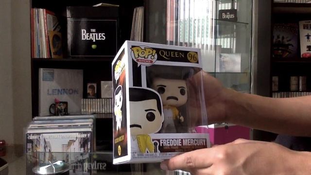 Unboxing Funko Pop Freddie Mercury Queen Wembley 1986 смотреть онлайн