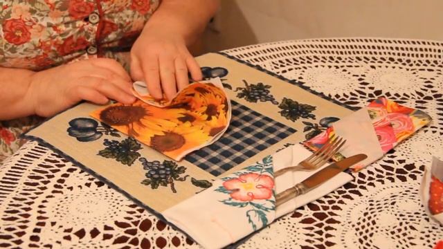конверт для приборов из салфетки, сервировка стола