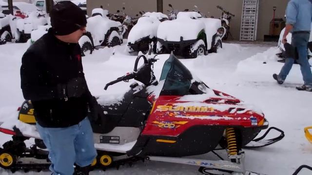 Used Snowmobiles at Power World - 2002 Summit & MX Z 700 смотреть онлайн