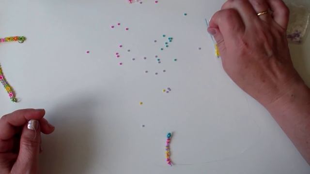 Простые фенечки из бисера смотреть онлайн