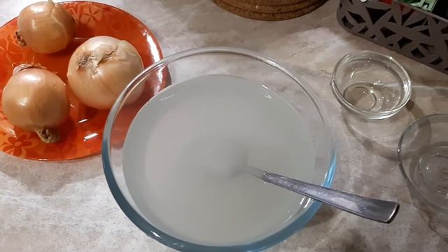 Салат из лука. Дёшево и вкусно. смотреть онлайн