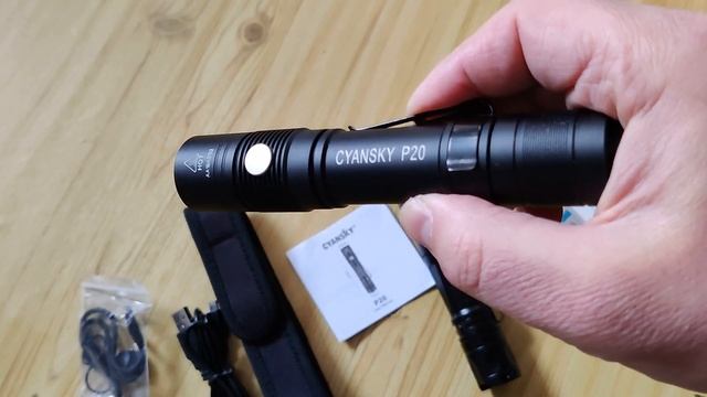 Обзор фонаря Cyansky P20. Сравнение с моделью Cyansky P25 смотреть онлайн