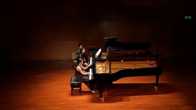 Alice Chum Man Shan plays Tchaikovsky Piano Concerto No.1 in B-flat minor (Accompanist: Colleen Lee смотреть онлайн
