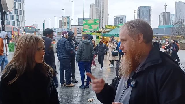Why You Left Christianity? Lady & Yusuf Stratford Speaker's corner смотреть онлайн