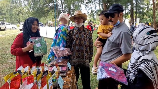 Promosi  Batik Leak  Umi Berkarya   Sungai Batang .bersama Bpk Ismunandi Sofyan
