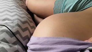 Шевеления малыша в животе на 9 месяце. Как ребёнок толкается в животе?