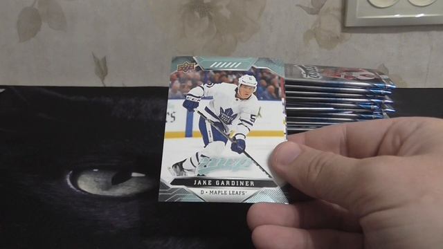 1 box 2019 20 Upper Deck MVP Hockey смотреть онлайн