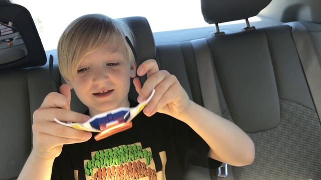 I GOT A ROBLOX TOY IN MY MCDONALD'S HAPPY MEAL!!?? смотреть онлайн