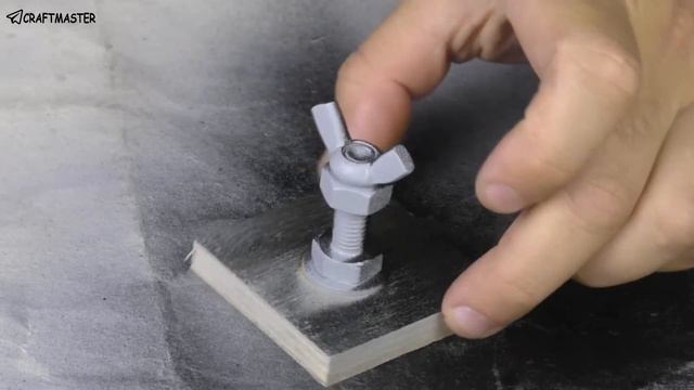 My friends were surprised when I made this out of nuts and bolts! It turned out very cool! смотреть онлайн