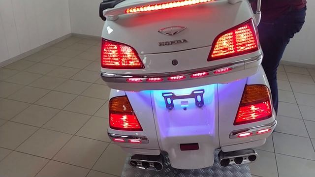 HONDA GL 1800 Gold Wing (9389) смотреть онлайн