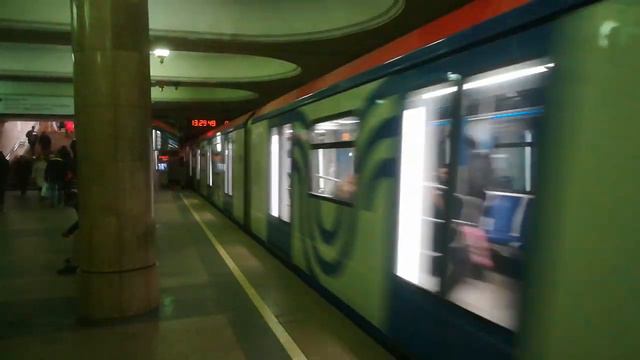 Москва 2019 на станции метро Ясенево смотреть онлайн