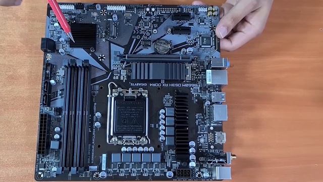 MB GIGABYTE B660M DS3H AX DDR4 UNBOXING فـتـح صنـدوق ومـمـيزات смотреть онлайн