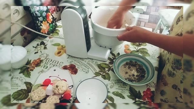Стройнеем!Творожно-морковные сырники без муки , в кунжуте и семечках смотреть онлайн