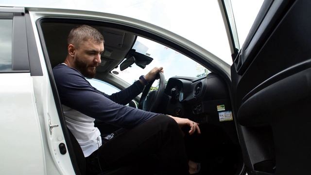 TOYOTA COROLLA AXIO. Надежный, красивый, бюджетный. Насколько хорош седан из Японии? смотреть онлайн