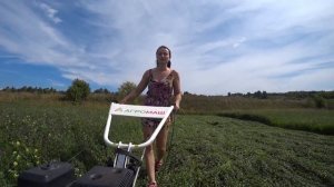 СОЧНЫЙ Сенокос в Деревне. Такого сенокоса вы еще не видели. Косим густую люцерну мотоблоком