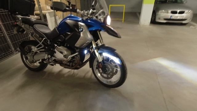 GIVI S322 LED Fog Lights on BMW 1200 GS, worth it or not ?? смотреть онлайн
