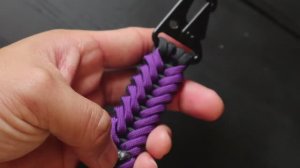 КАК СВЯЗАТЬ БРЕЛОК ОСВЯЩЕННЫМ УЗЛОМ С КАРАБИНОМ