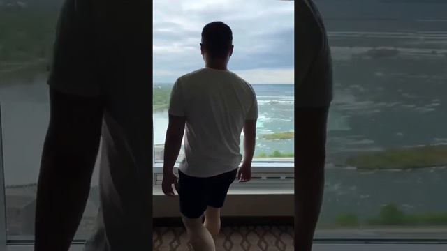 🪟Вид из окна на Ниагарский водопад в Онтарио. смотреть онлайн