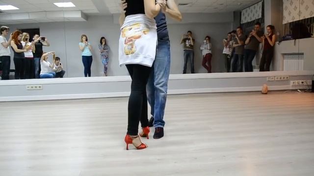 МК-інтенсив KIZOMBA 21.02.16 (фрагмент заняття «Кізомба та танго: елементи танго в кізомбі») смотреть онлайн