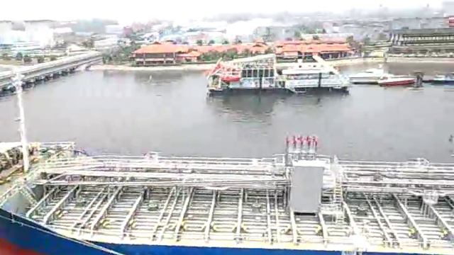 Швартовка морского танкера смотреть онлайн