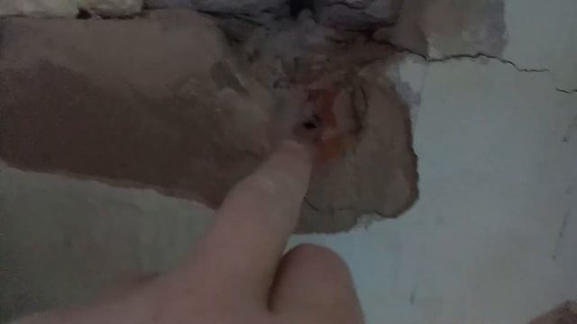 Как повесить батарею на кирпичную стену в хрущевке своими руками, если вываливаются дюпели смотреть онлайн