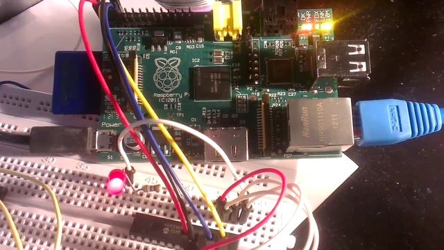 Raspberry Pi & MCP23017 I2C I/O Expander смотреть онлайн