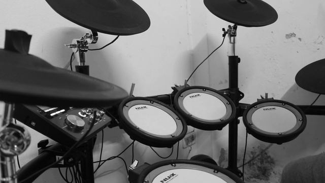 YOUNGOHM - ไฟเย็น | COVER DRUM BY UF480 STUDIO (NUX DM-7) смотреть онлайн