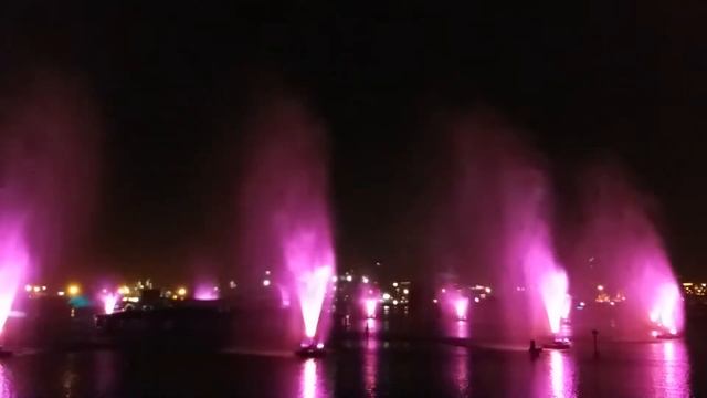Dubai/Дубай. ОАЭ Шоу танцующие фонтаны !!! Dancing fountain #шоу #фонтаны #эмираты смотреть онлайн