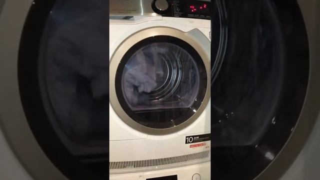 AEG T9 9000 Serie Slowmotion With With Shirts