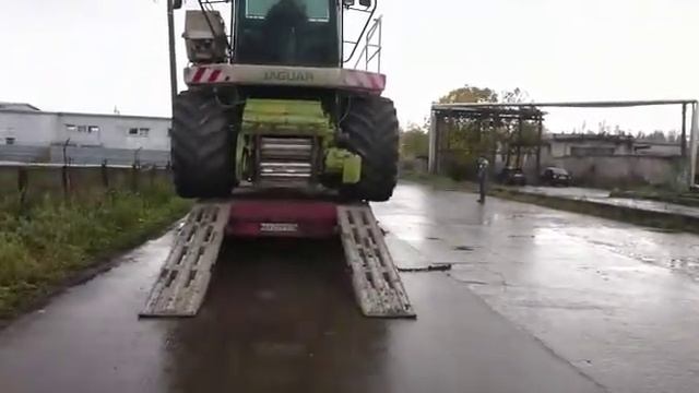 Заезд техники по алюминиевым приставным аппарелям на трал смотреть онлайн