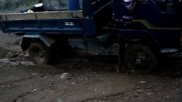 Dominica off road try outs pt2. (mitsubishi canter in mud pt1) смотреть онлайн
