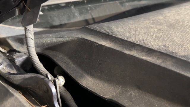 How to Replace Hood Struts on Audi смотреть онлайн