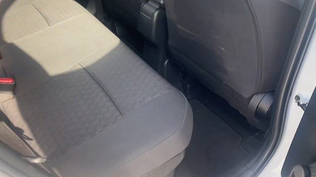 212 Toyota Yaris 1.5 Hybrid Luna смотреть онлайн