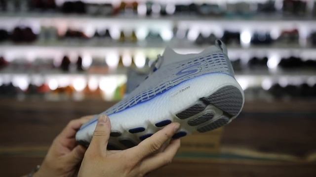 BEST SNEAKER TECHNOLOGY YOU WILL NEVER TRY!!?! Skechers Max Road 4 HyperBURST Review! смотреть онлайн