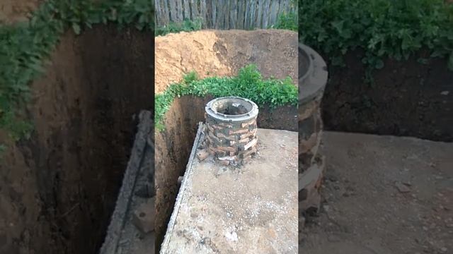 Интересное решение по обустройству выгребной ямы смотреть онлайн
