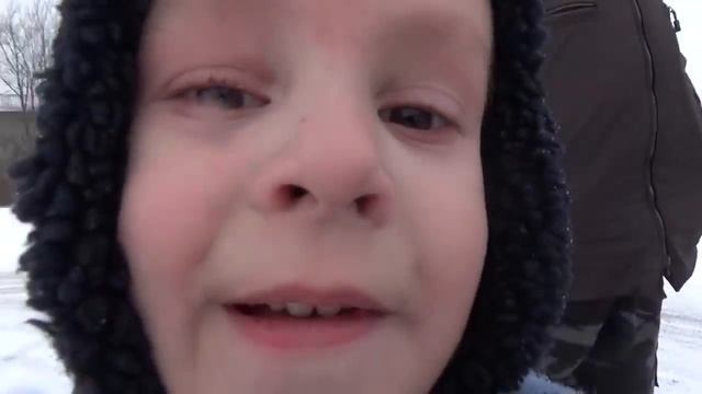 VLOG. Гоняю по автодрому, в Пятерочке. Готовим салат и мясо. Пюре. смотреть онлайн