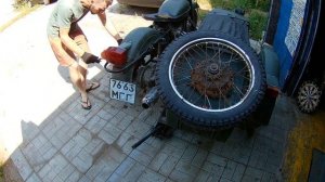 Гаражные будни. Переклепать колодки для мотоцикла Урал. Установка переходников карбюраторов Днепр.