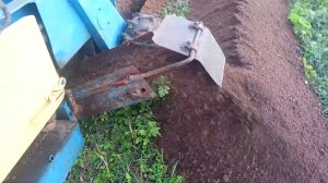 Копка траншеи под кабель, траншеекопатель, бара.