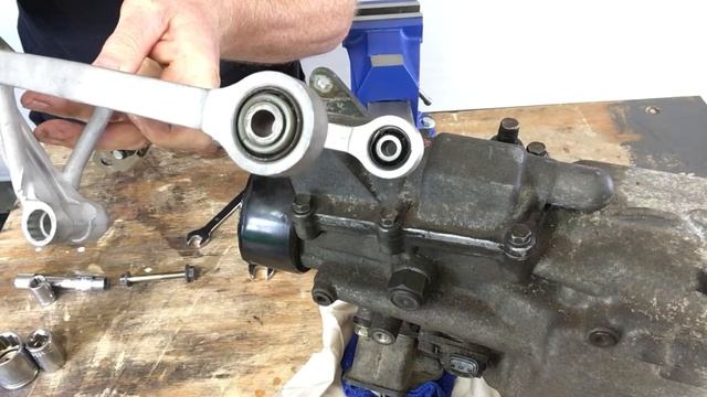 Soarer & SC300 tripod shifter frame solid mount bush kit installation - CUBE Speed смотреть онлайн