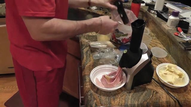 Best and Healthy Ice Cream Maker! Yonanas Ice Cream Machine Review смотреть онлайн