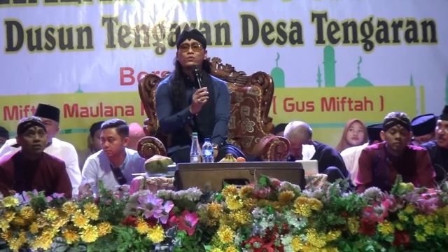 Cak Percil Gus Miftah Pengajian di Peterongan смотреть онлайн