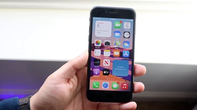 iOS 14.2 On iPhone 8! (Review) смотреть онлайн