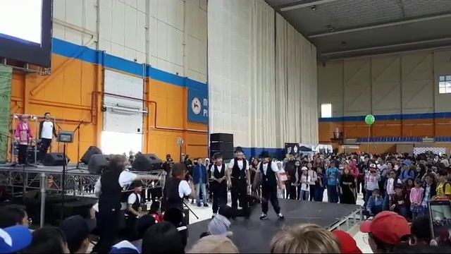 Ykt Geek Fest 2017. На сцене - брейк данс. смотреть онлайн
