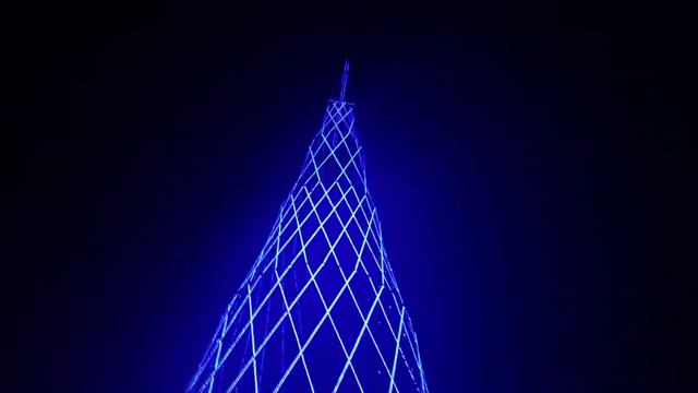 Hummer H2 на Шуховской Башне смотреть онлайн